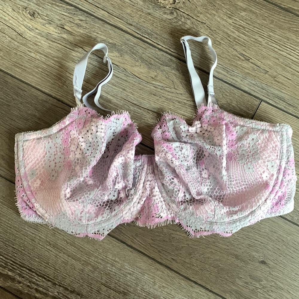 36DDD VS bra. Gently used
